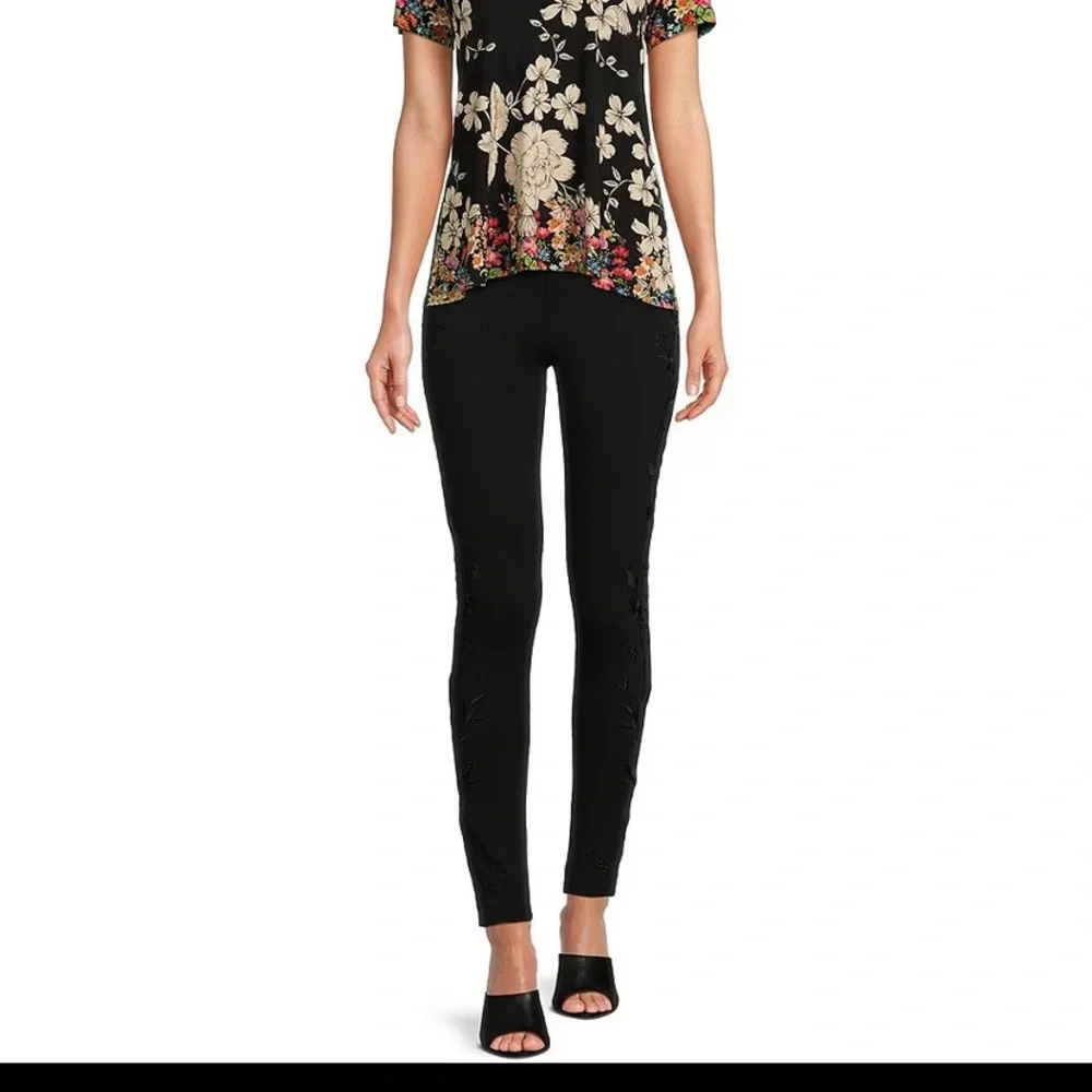 Johnny Was Redland Favorite Bamboo Stretch Knit Floral Print V-Neck Teeshirt XXL - Picture 11 of 12